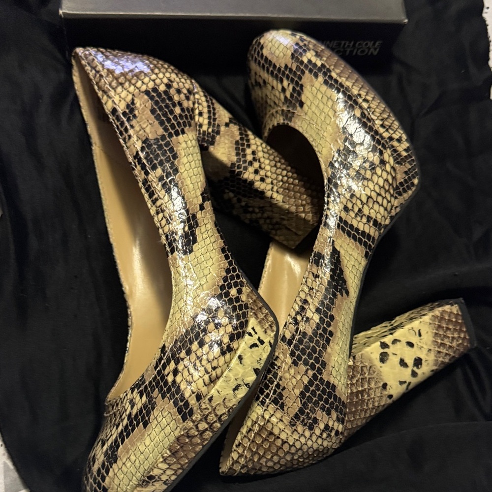 Kenneth Cole Women's Snakeskin Heels in Brown and Tan
